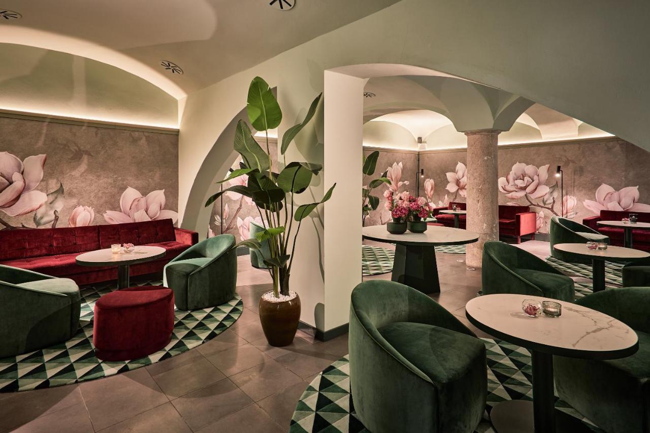 Falkensteiner Boutique Hotel Prága Kültér fotó The interior of the restaurant