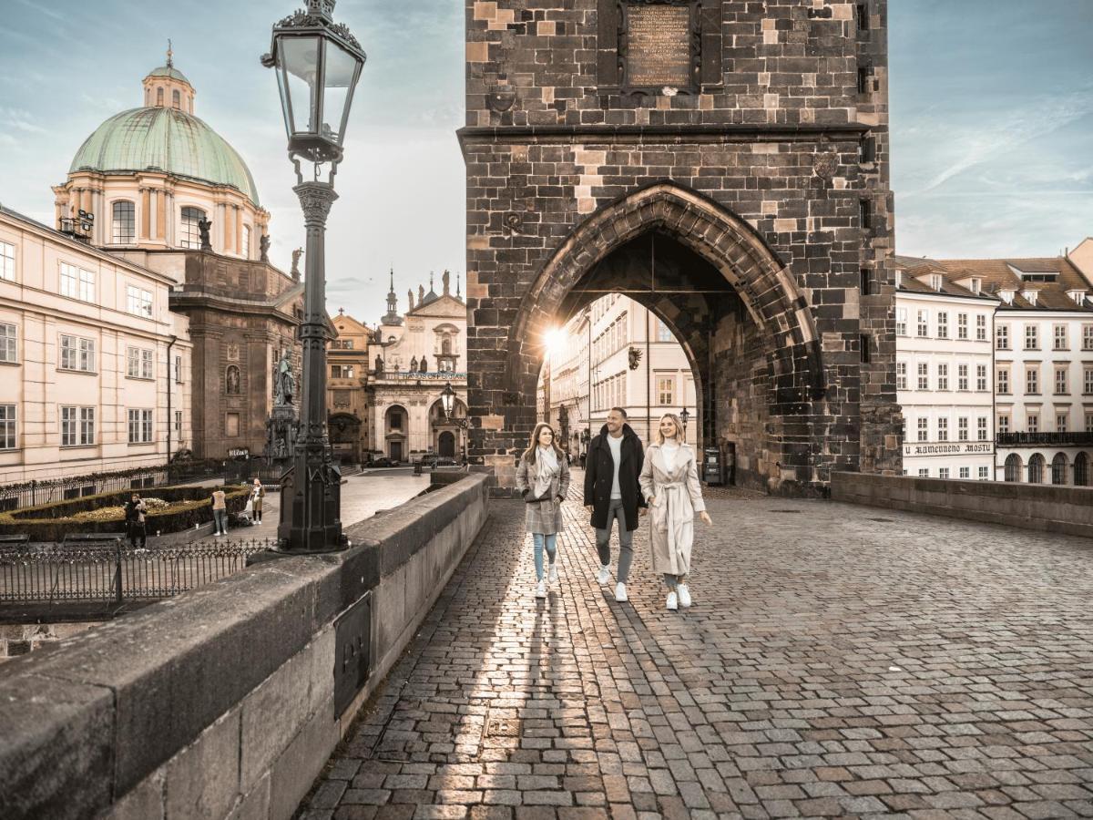 Falkensteiner Boutique Hotel Prága Kültér fotó The Charles Bridge